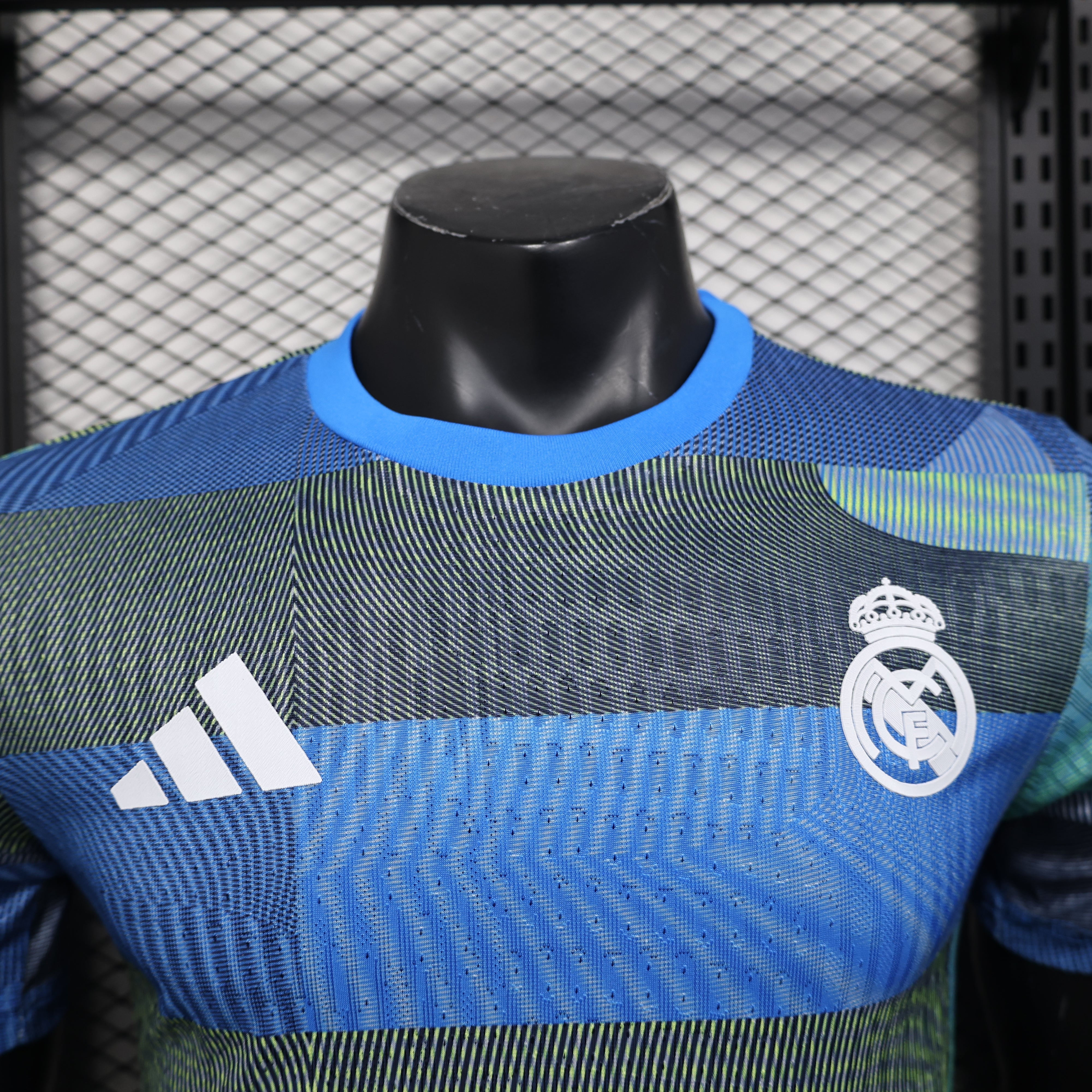 Camiseta Real Madrid 25/26 Versión Jugador Entrenamiento