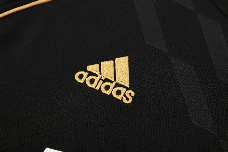 Real Madrid Manga Larga Entrenamiento suit 2011-12  Retro