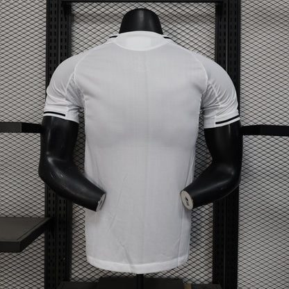 Camiseta New Castle 25/26 Versión Jugador Primera Equipación