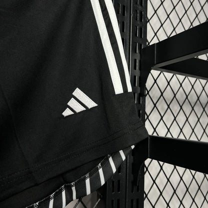 Pantalón Corto Colo Colo 2024/25 Primera Equipación