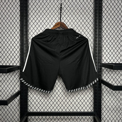 Pantalón Corto Colo Colo 2024/25 Primera Equipación