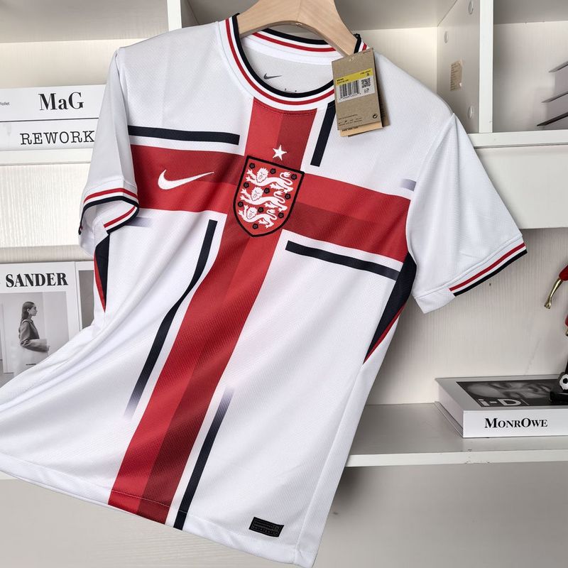 Camiseta Seleção da Inglaterra Edição Especial 24/25 - Vermelho e Branco