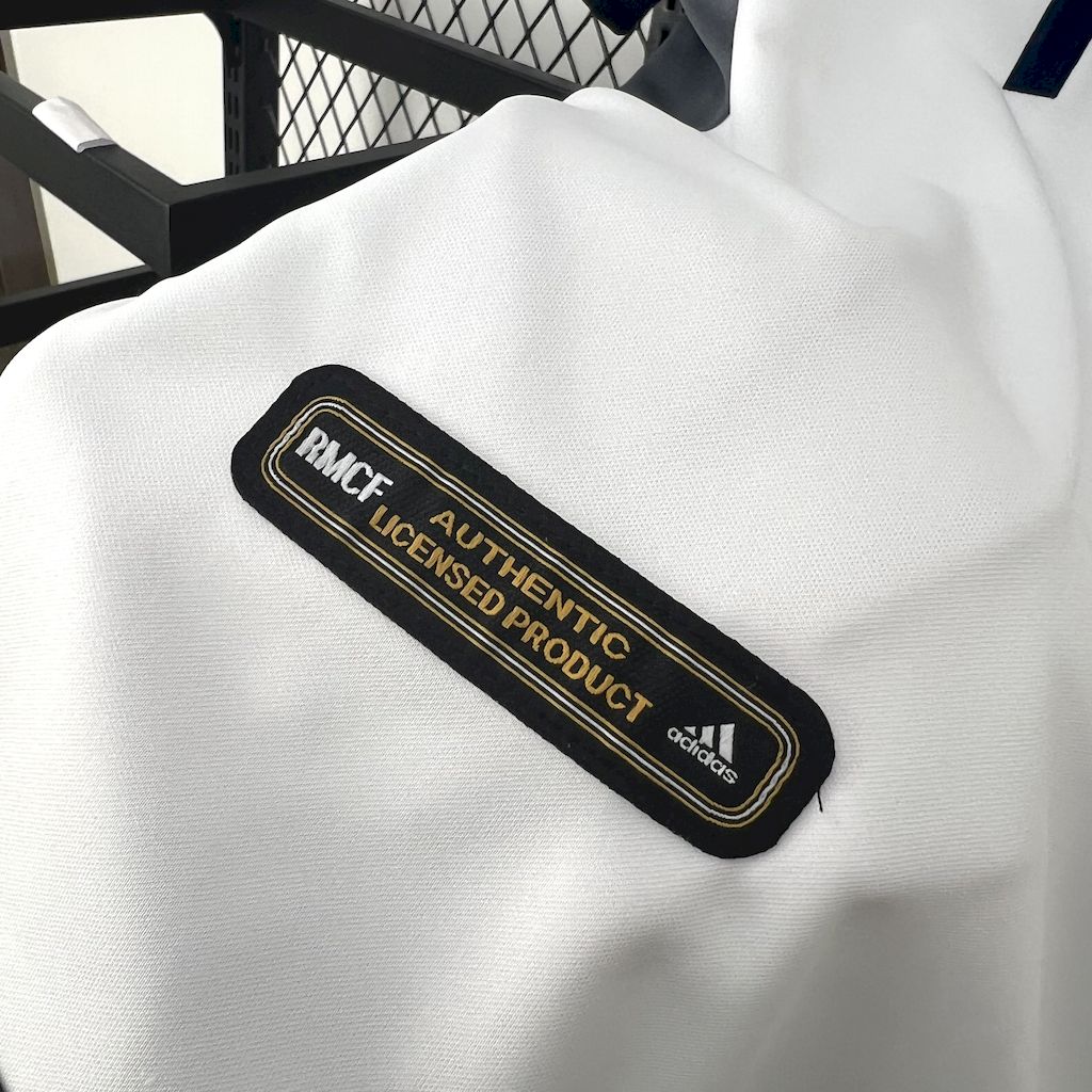 Camiseta do Real Madrid Retrô 2000/01 Primera Equipación