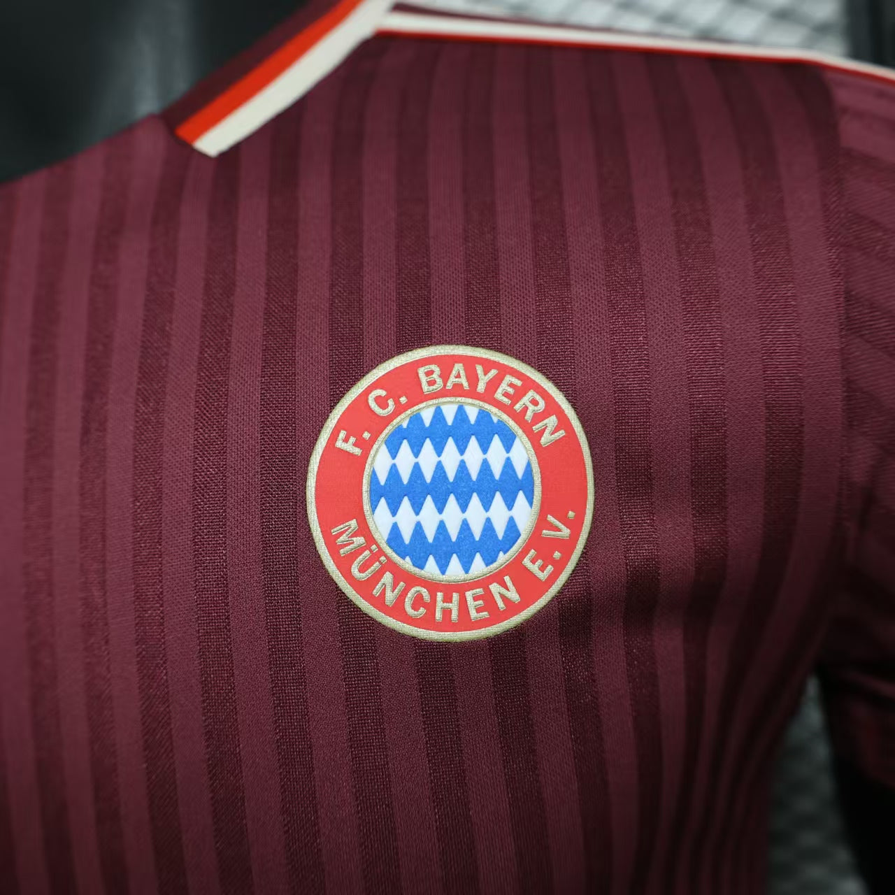 Camiseta Bayern 25/26 Versión Jugador 125th Aniversario